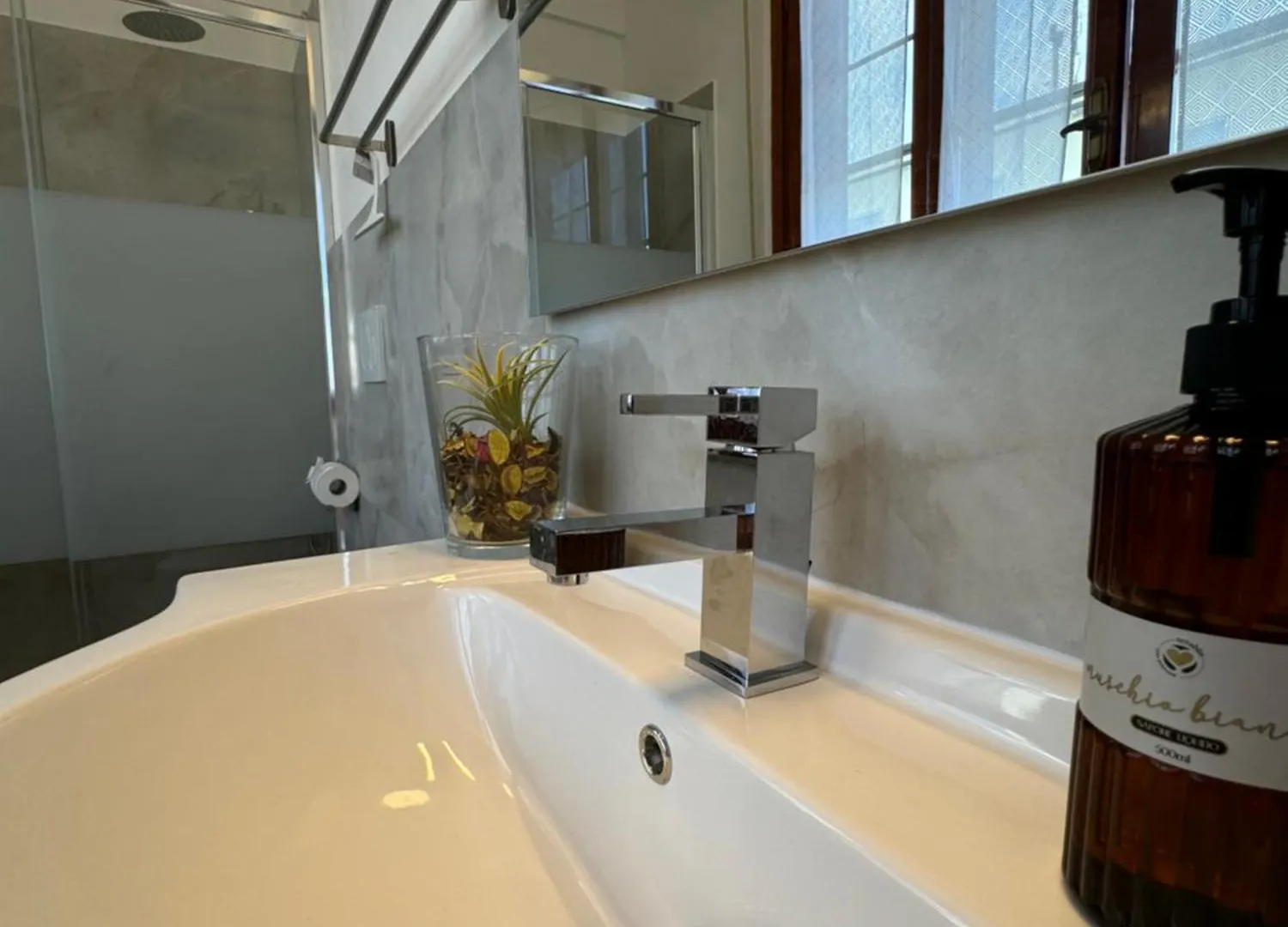 Lucy'S House, Elegante Alloggio Rustico Con Tutti I Comfort Moderni A Pisa Affittacamere