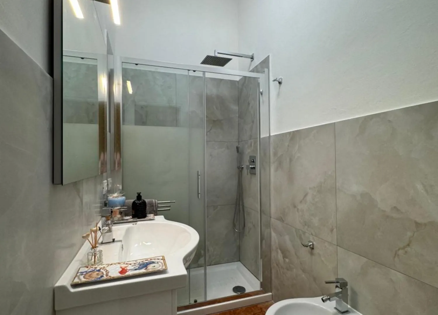 Affittacamere Lucy'S House, Elegante Alloggio Rustico Con Tutti I Comfort Moderni A Pisa